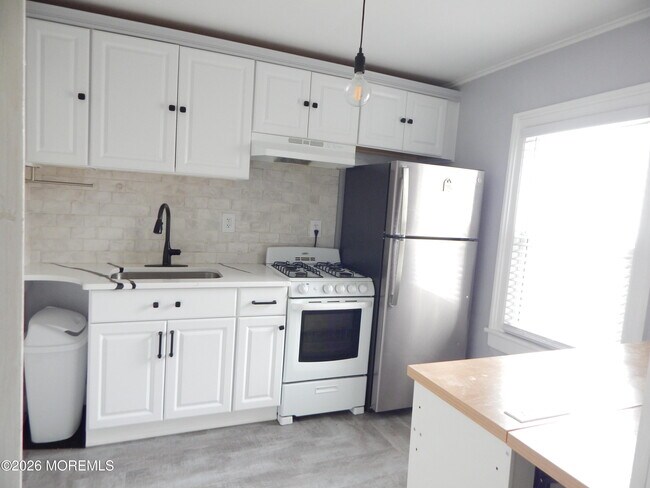 Building Photo - 90 Mt Hermon Way