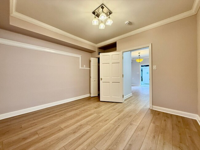 Building Photo - 676 Canyon Dr