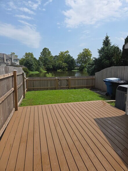 Building Photo - 726 Quesnel Dr