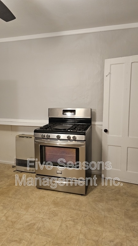 Building Photo - 25 Intervale Ave