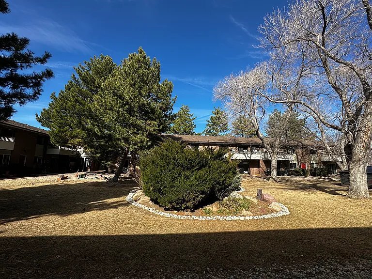 Building Photo - 1895 Alpine Ave.