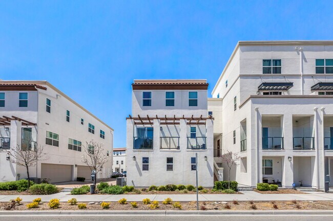 Building Photo - 2054 Luzon Ln