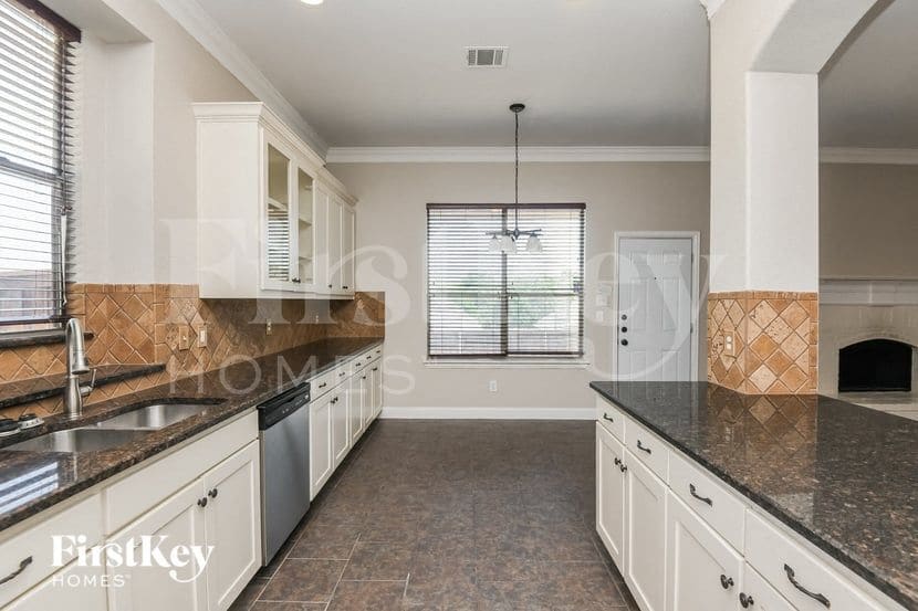 Building Photo - 9801 Brazoria Trail