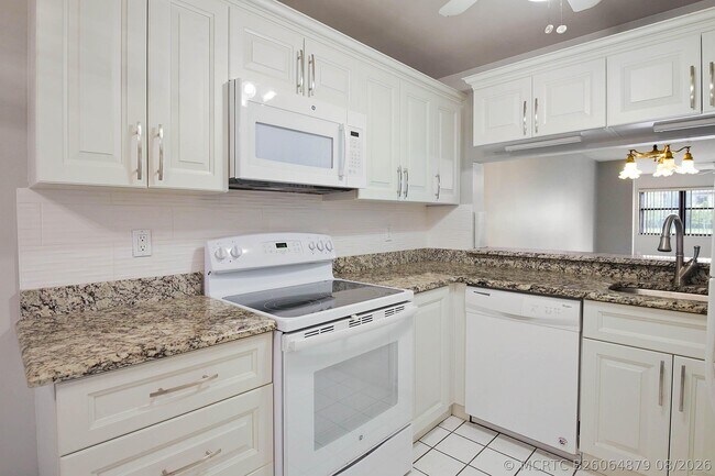 Building Photo - 7593 Tahiti Ln