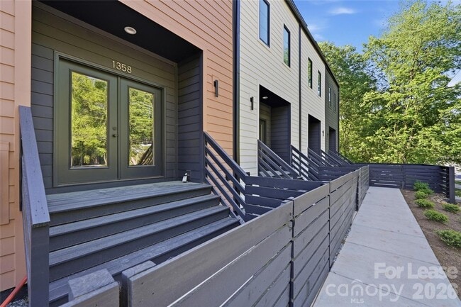 Building Photo - 1358 Briar Creek Rd