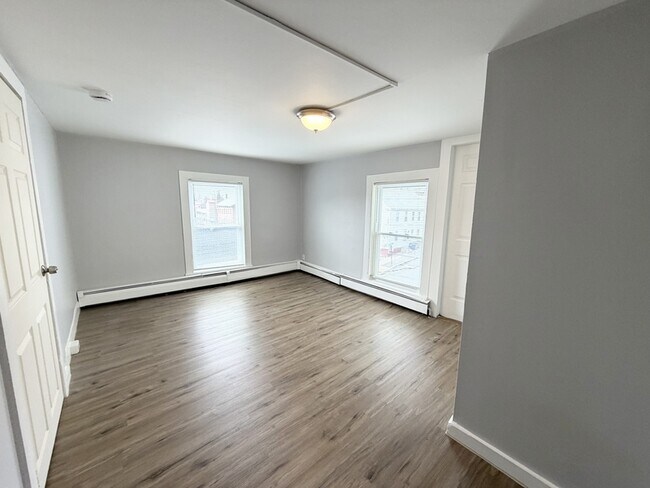 Building Photo - 12 Cottage St