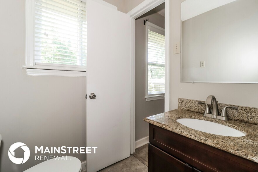 Building Photo - 6247 Brightwood Cove