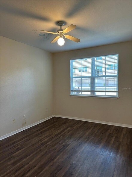 Building Photo - 3324 Parkchester Square Blvd