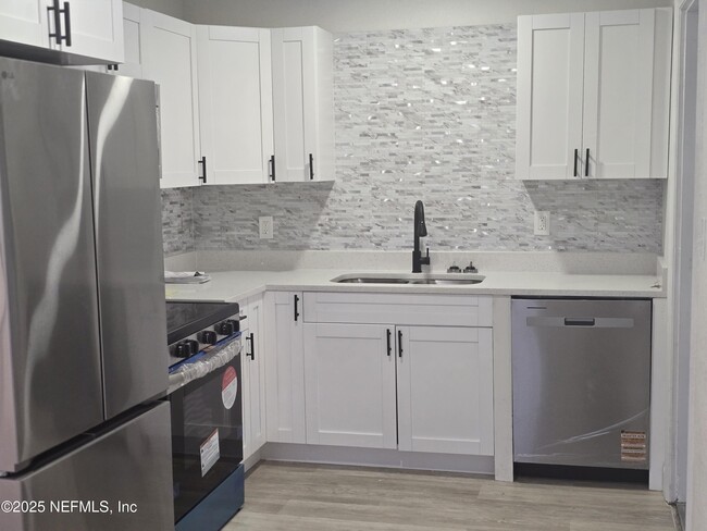 Building Photo - 5708 Vernon Rd