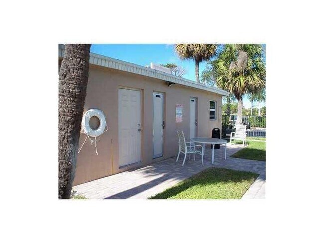 Building Photo - 2309 S Federal Hwy