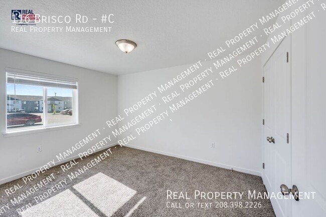 Building Photo - 116 E Briscoe Rd