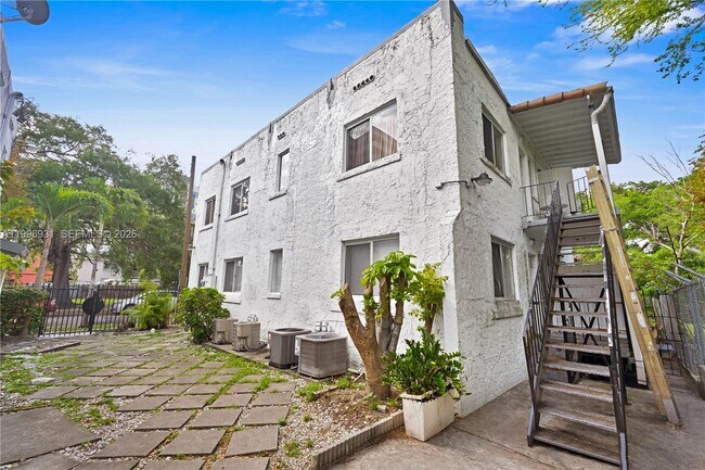 Building Photo - 109 NW 6th Ave