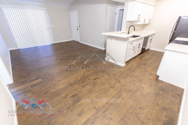 Building Photo - 10610 S 48th St