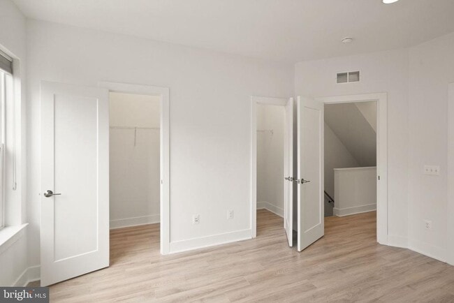 Building Photo - 1862 Michael Faraday Dr.