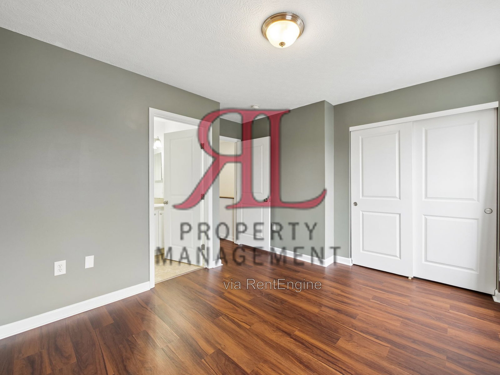 Building Photo - 264 Hemlock Ravine Dr