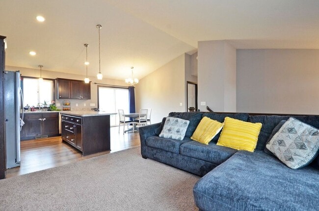 Building Photo - Great 4BR/3BA Big Lake Home Available mid August!