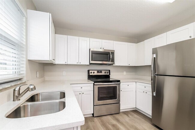 Building Photo - 425 Danube Way