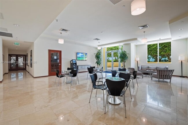 Building Photo - 2475 Brickell Ave