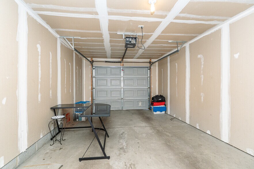 Building Photo - 5681 Pine Aires Dr