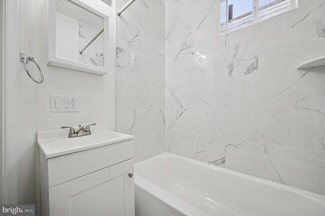 Building Photo - 4453 N Gratz St