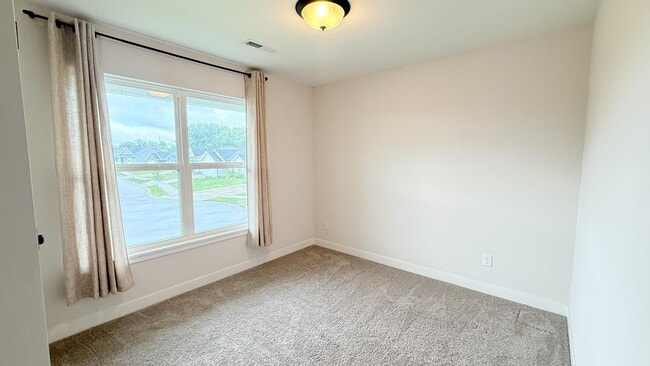 Building Photo - 829 Wolf Run Park Blvd