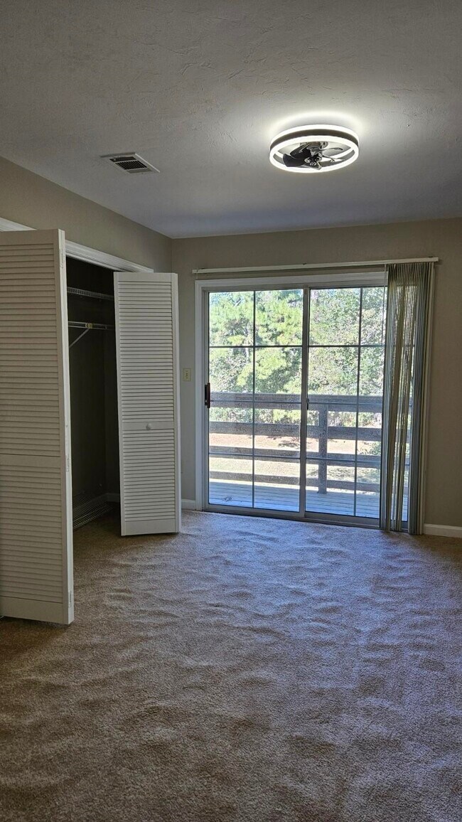 Building Photo - 1998 Nicklaus Dr