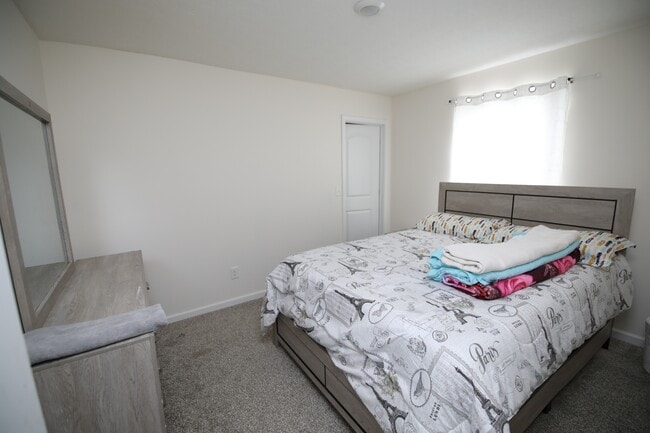 Building Photo - 216 Old Bay Dr