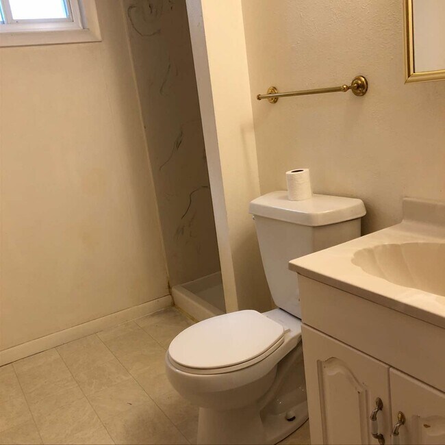 Building Photo - 1033 Cypress Dr