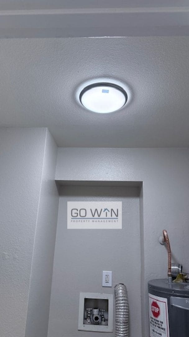 Building Photo - 755 W 1st Ave