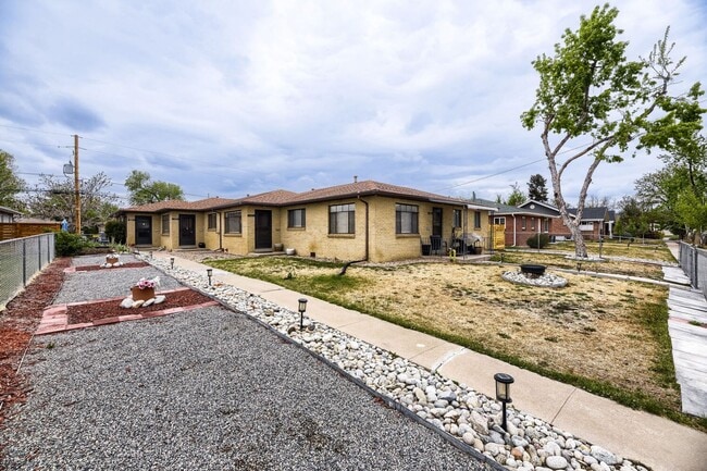 Building Photo - Cozy 2 bed/1 bath near Wash Park! Available NOW!
