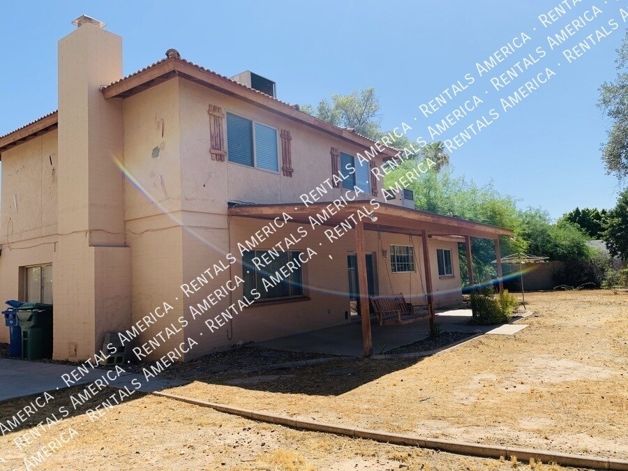 Building Photo - 2723 S Estrella Cir