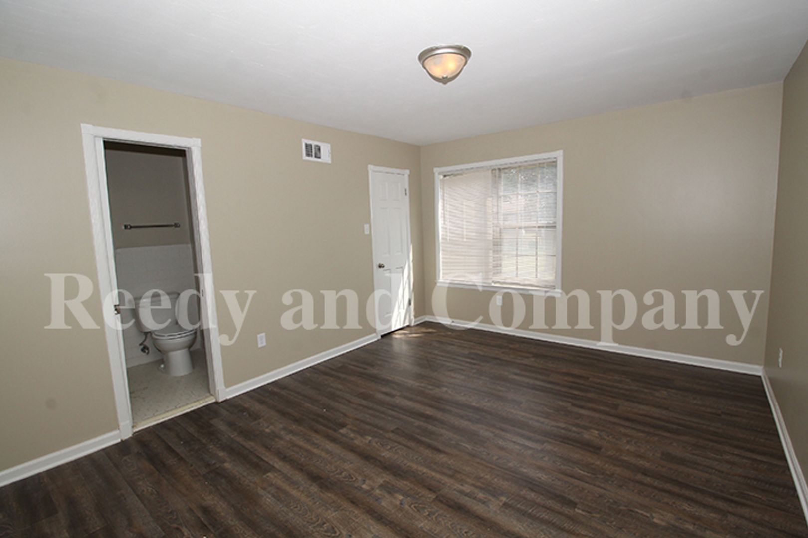 Building Photo - 3235 Fox Chase Dr