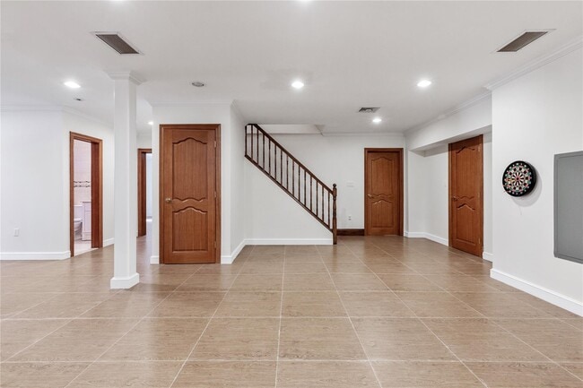 Building Photo - 45 Nassau Rd