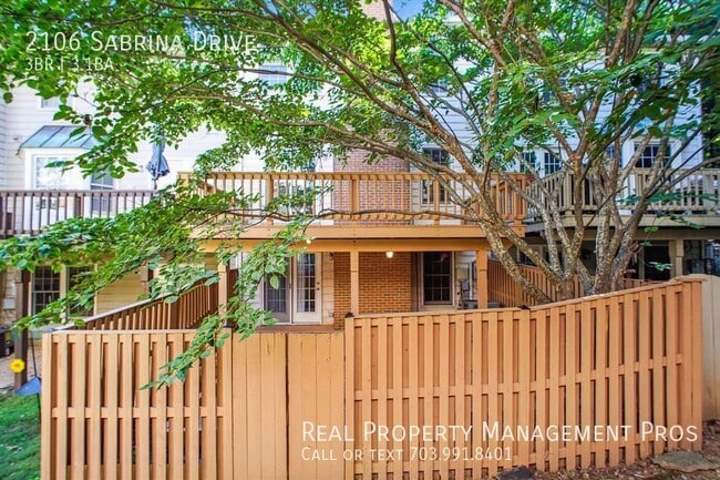 Building Photo - 2106 Sabrina Dr
