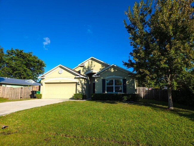 Building Photo - 185 SW Exmore Ave