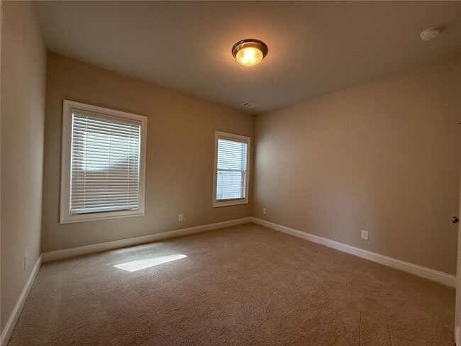 Building Photo - 6440 Bellmoore Park Ln