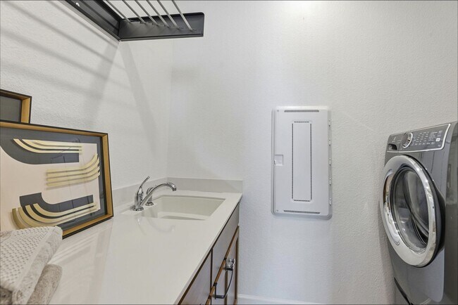 Building Photo - Beautiful 4BD/3.5BA Single-Family Home in the Dublin Boulevards Community!