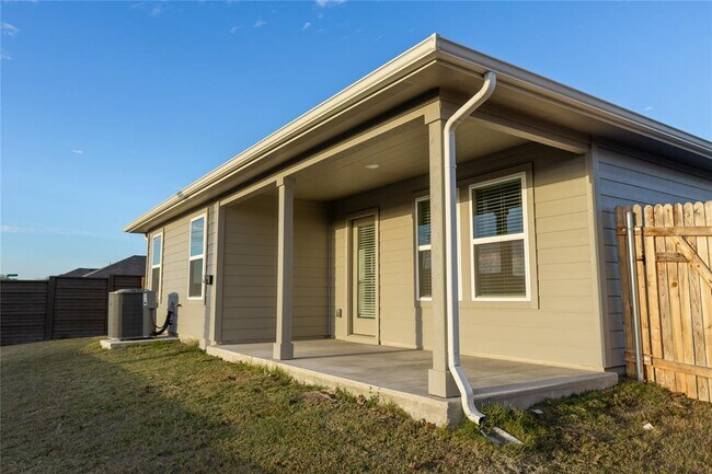Building Photo - 401 Abbey Ln