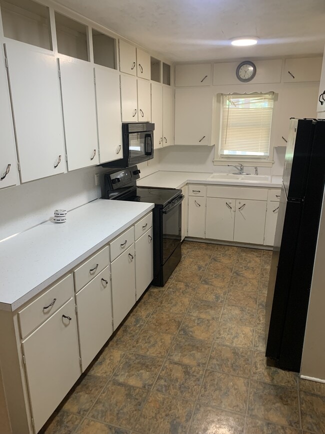 Building Photo - 3204 N 56th St