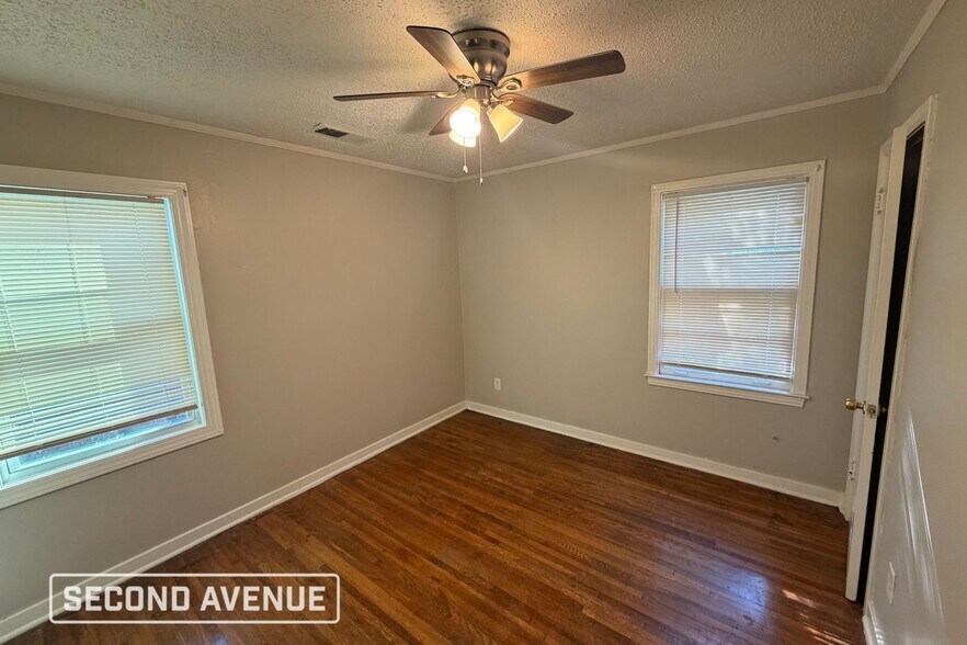 Building Photo - 2709 Henley Dr