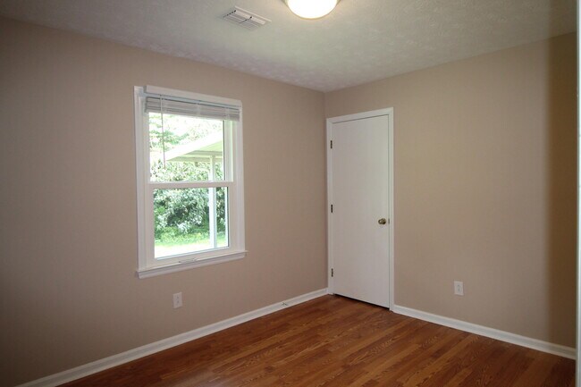 Building Photo - 316 Squires Rd