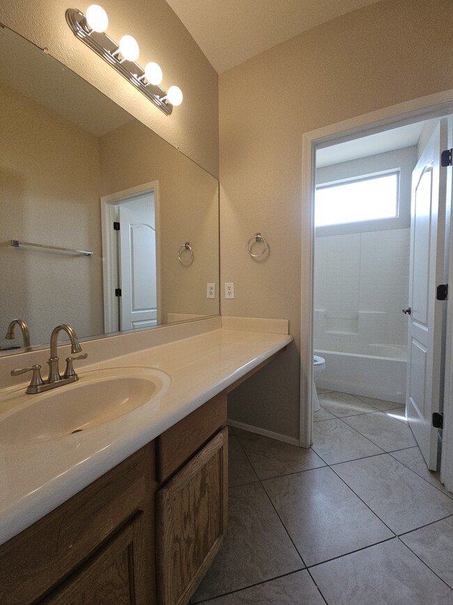 Building Photo - 3631 E Warbler Rd