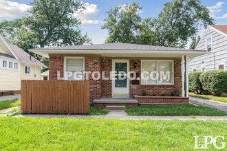 Building Photo - 3145 Sherbrooke Rd