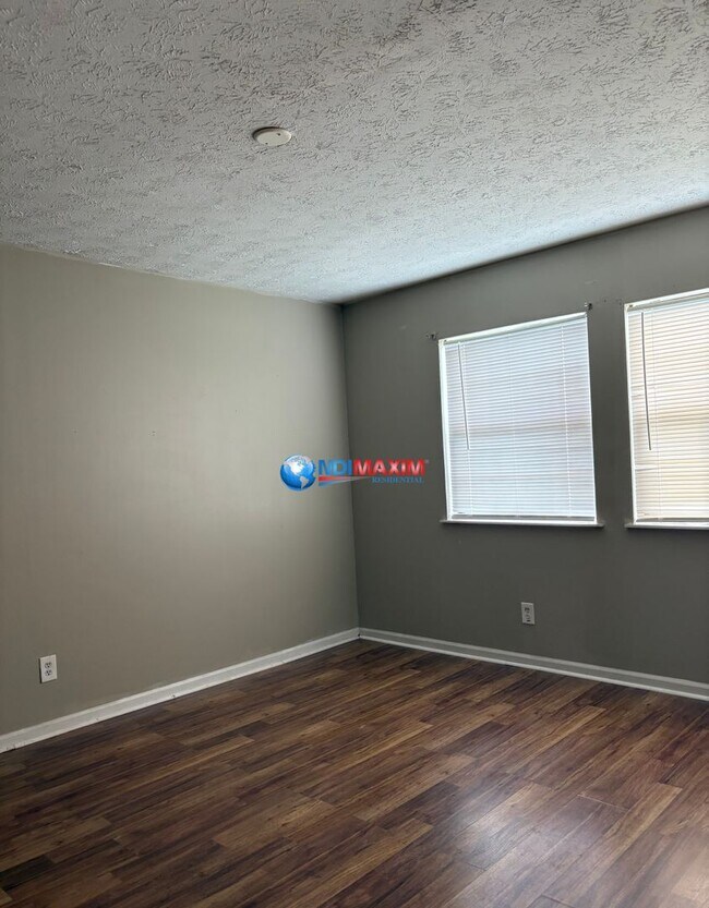 Building Photo - 1750 Wesley Way NW