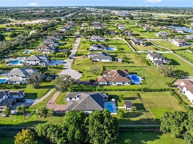 Building Photo - 5000 SW 159th Ave