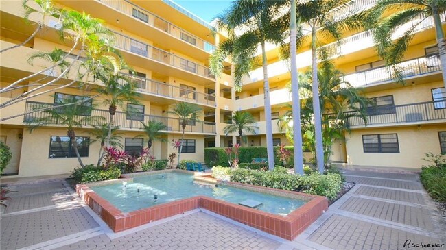 Building Photo - 6475 W Oakland Park Blvd