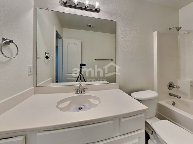 Building Photo - 7307 Fossil Garden Dr