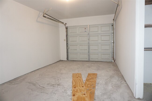 Building Photo - 1913 Normal Park Dr