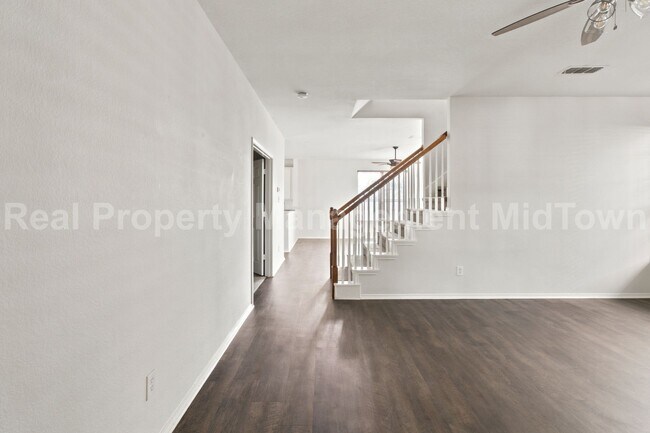 Building Photo - 12620 Summerwood Dr