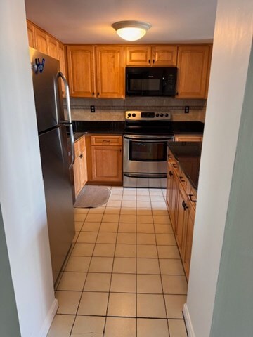 Building Photo - 85 Brainerd Rd